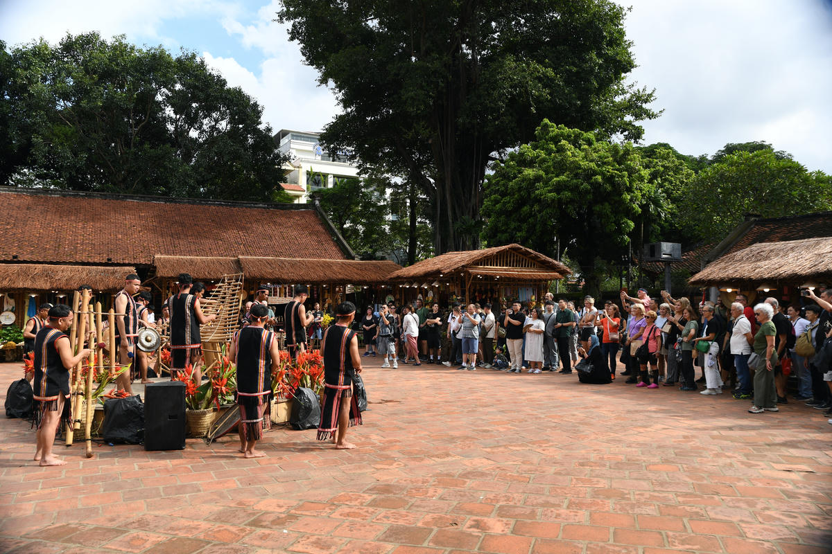 Lan tỏa giá trị dân gian trong dòng chảy đương đại