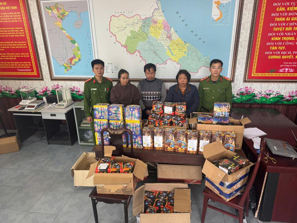 Đối tượng Nguyễn Thị Lệ và Lê Thị Hoài Phương. Ảnh: CAHT.