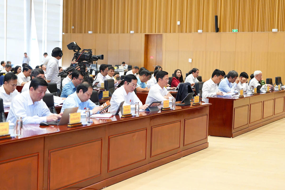 Quang cảnh kỳ họp. Ảnh: ĐT.