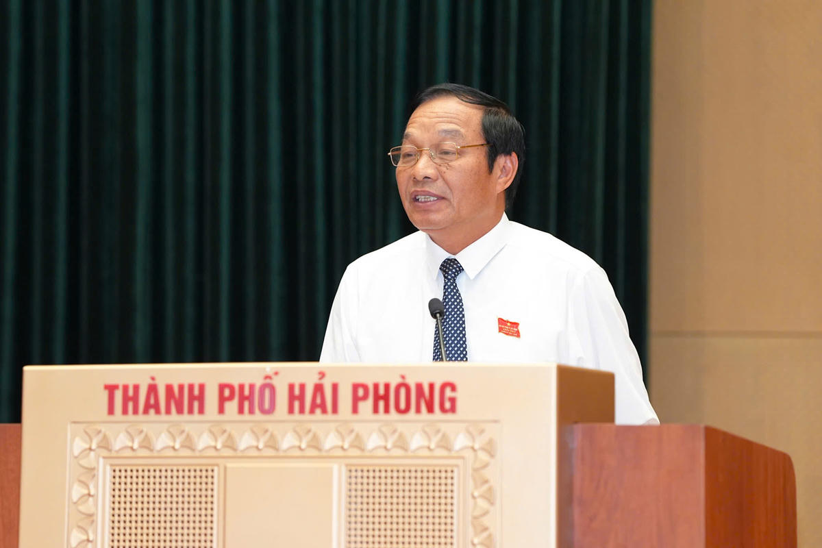 Chủ tịch HĐND thành phố Lê Văn Hiệu phát biểu bế mạc kỳ họp. Ảnh: ĐT.&nbsp;