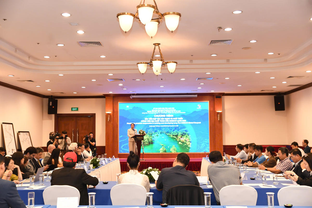 Quang cảnh&nbsp;Chương trình xúc tiến hợp tác xây dựng và phát triển Công viên địa chất toàn cầu UNESCO Lạng Sơn. Ảnh: P. Sỹ/