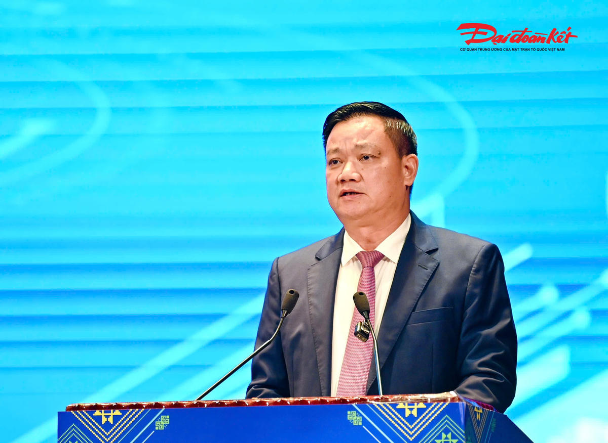 Ông Nguyễn Khắc Thận - Bí thư Tỉnh ủy Nghệ An phát biểu tại Đại hội. Ảnh: ĐB