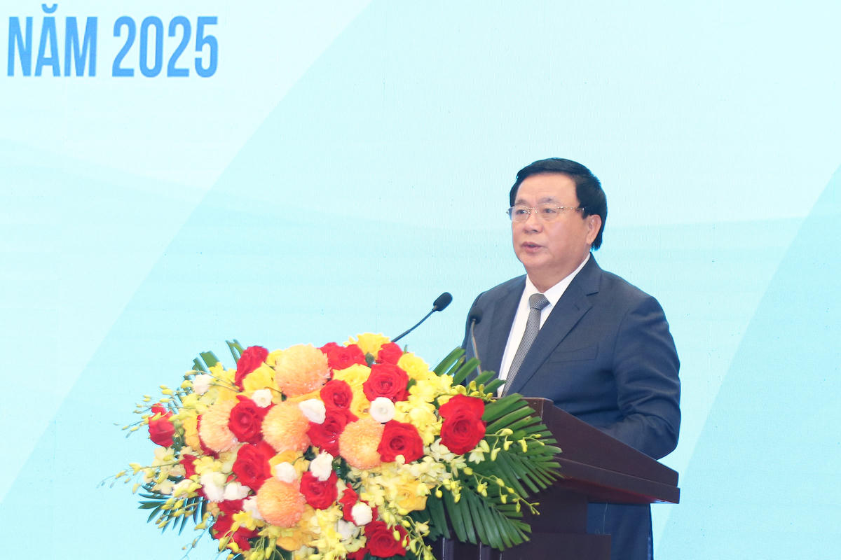 GS.TS Nguyễn Xuân Thắng, Giám đốc Học viện Chính trị Quốc gia Hồ Chí Minh, Chủ tịch Hội đồng Lý luận Trung ương phát biểu tại Hội thảo. Ảnh: Tiến Đạt.