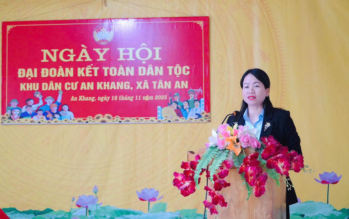 Phó Chủ tịch Ủy ban MTTQ Việt Nam tỉnh Tuyên Quang Trần Thị Hoàn phát biểu tại Ngày hội. Ảnh: MTTQ Tuyên Quang.