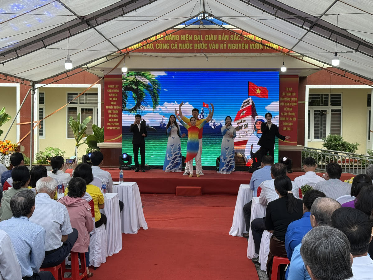 Ngày hội Vì môi trường và gặp mặt truyền thống Mặt trận tại phường An Hải. Ảnh: Nguyễn Tú.