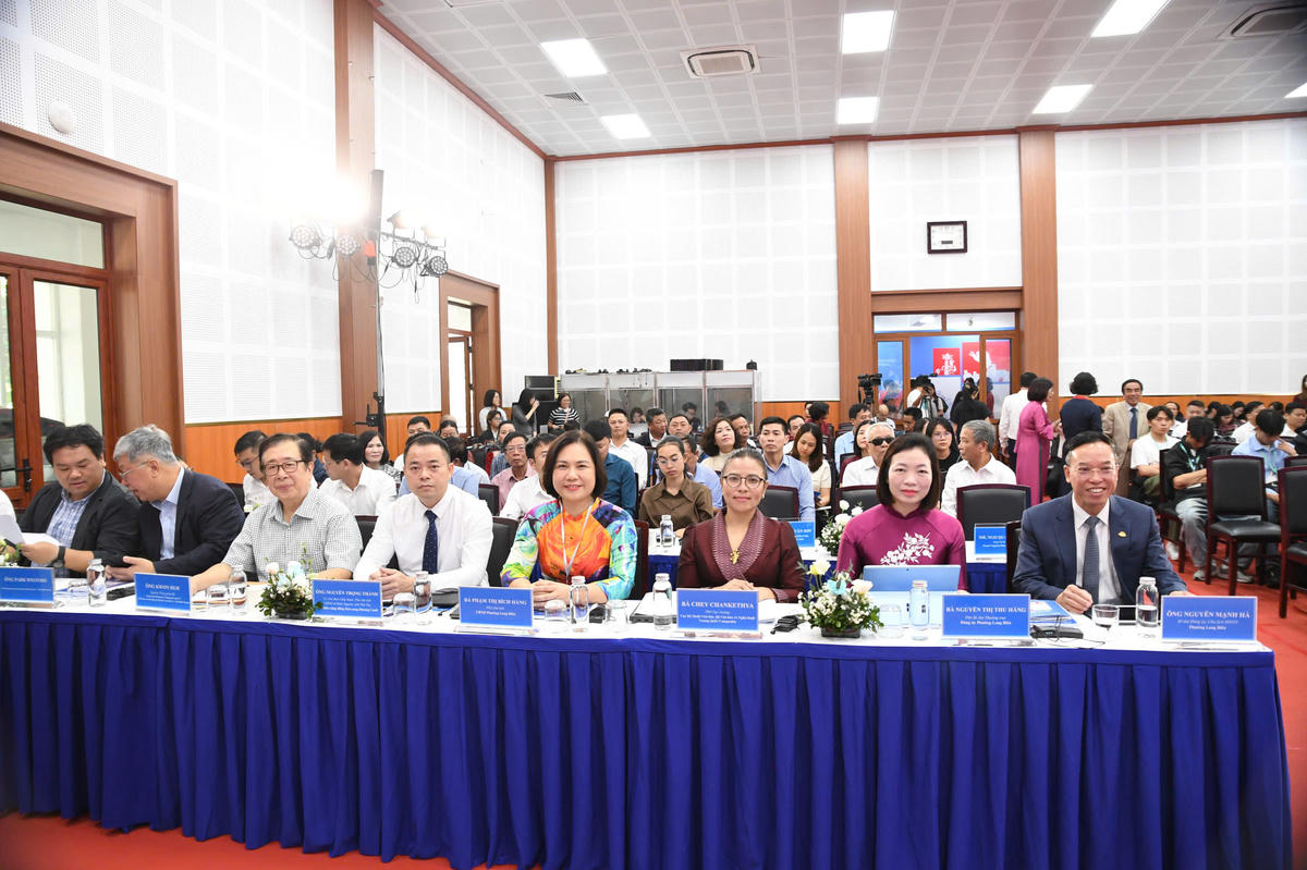 Sự kiện có sự tham gia của nhiều chuyên gia trong và ngoài nước tới dự. Ảnh: Phạm Sỹ.