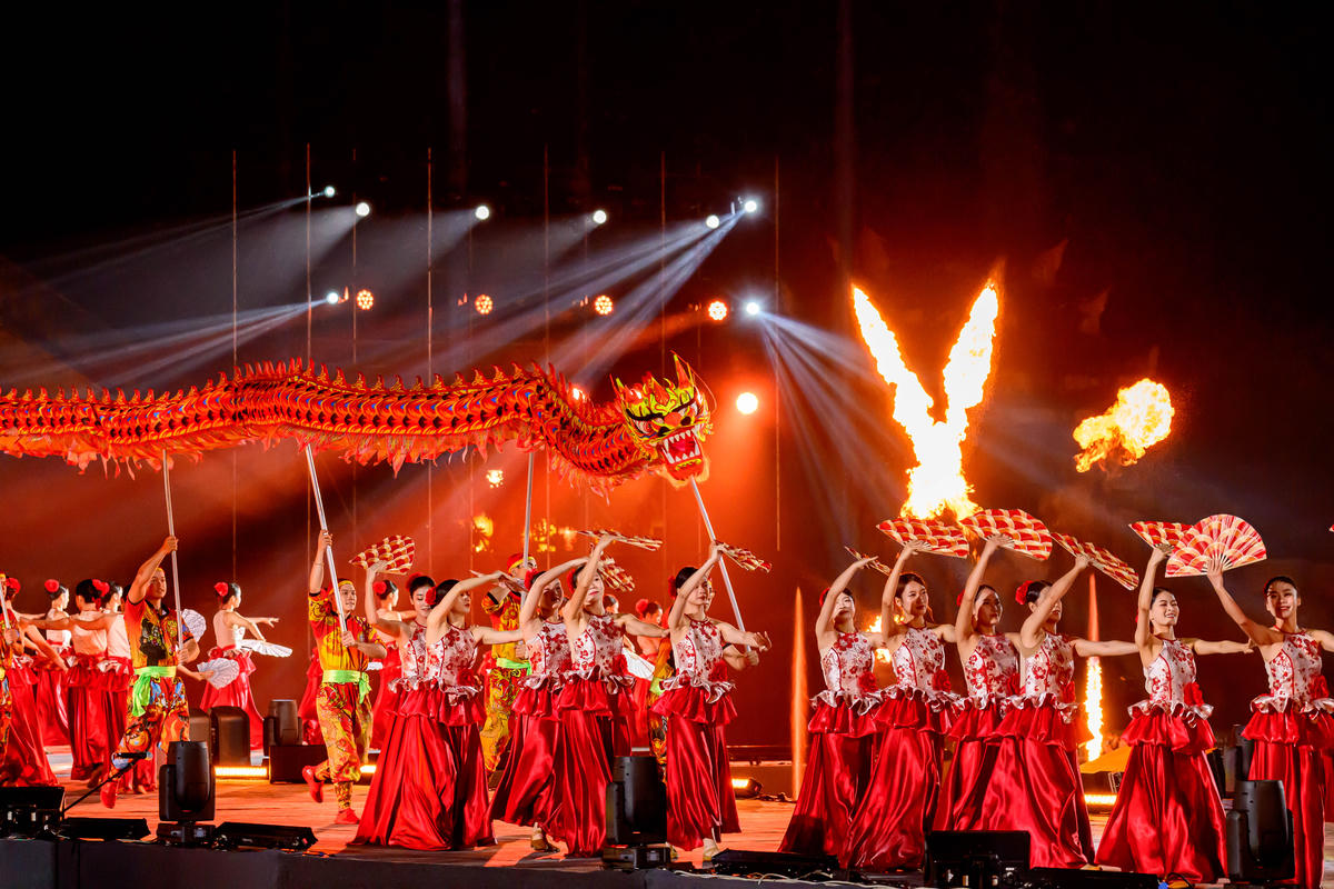 Một tiết mục biểu diễn tại lễ khai mạc festival