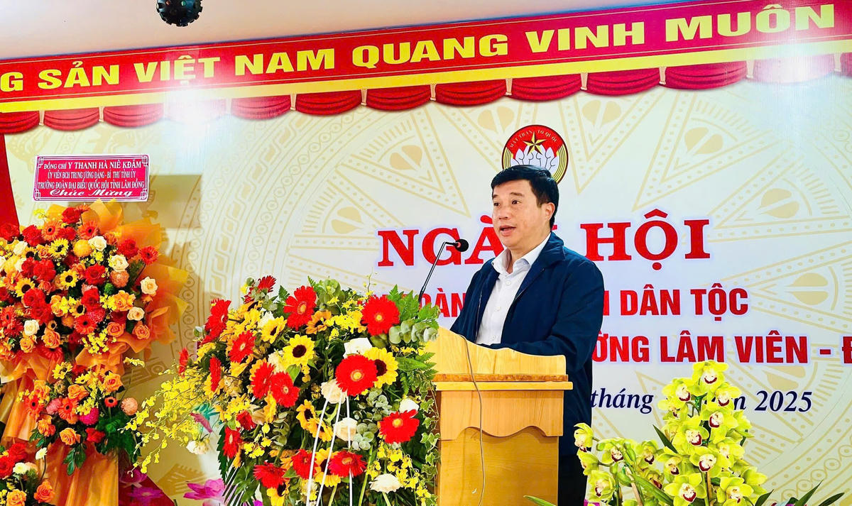 Ông Y Thanh Hà Niê Kđăm – Ủy viên Ban Chấp hành Trung ương Đảng, Bí thư Tỉnh ủy, Trưởng Đoàn ĐBQH tỉnh Lâm Đồng phát biểu. Ảnh: Đỗ Lâm.