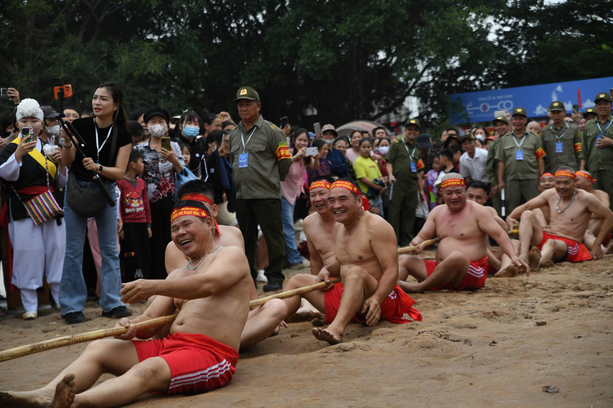 Năm 2015, “Nghi lễ và Trò chơi Kéo co” được UNESCO ghi danh là Di sản văn hóa phi vật thể đại diện của nhân loại. Ảnh: Phạm Sỹ.