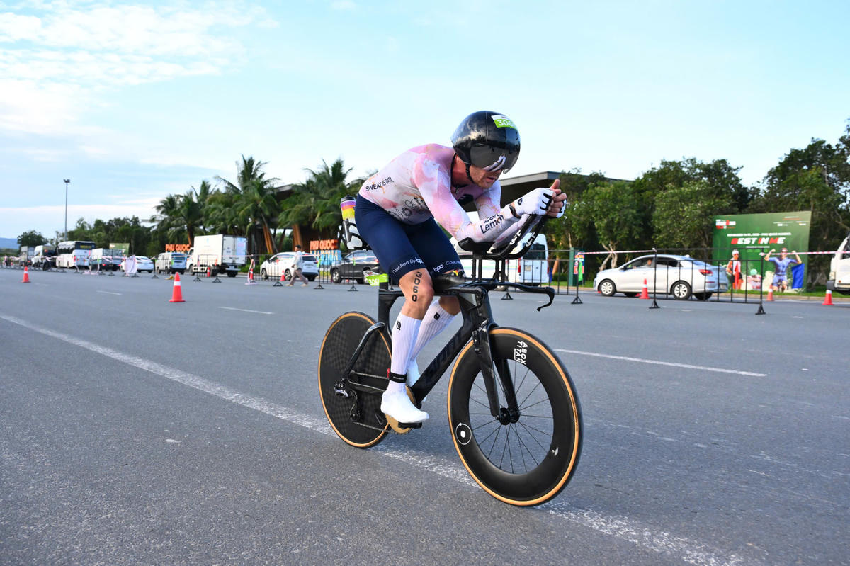 BIM Group IRONMAN 70.3 Phú Quốc đã để lại nhiều cảm xúc, không chỉ là giải thể thao mà còn là một hoạt động giao lưu, quảng bá hình ảnh đất nước, con người Việt Nam nói chung, tỉnh An Giang và đặc khu Phú Quốc nói riêng tới bạn bè quốc tế. Ảnh Nguyễn Minh.
