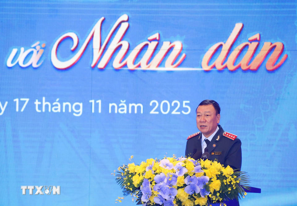 Đồng chí Đoàn Hồng Phong, Ủy viên Trung ương Đảng, Tổng Thanh tra Chính phủ trình bày Diễn văn kỷ niệm 80 năm Ngày truyền thống Thanh tra Việt Nam. (Ảnh: Văn Điệp/TTXVN).