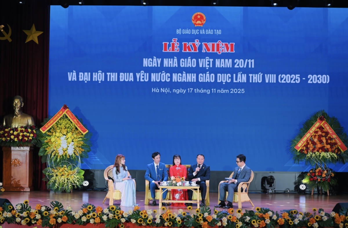 Các nhà giáo tiêu biểu giao lưu tại lễ kỷ niệm. Ảnh: Trần Hiệp