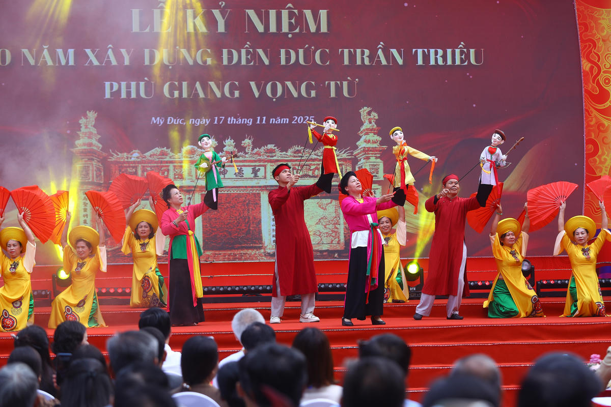 Theo Ban Tổ chức, Lễ kỷ niệm diễn ra trong 2 ngày 16 và 17/11 (tức ngày 27 và 28 tháng 9 năm Ất Tỵ). Ngày 16/11, đã diễn ra nghi lễ Tế Đức Thánh Trần và hầu khai mở Lễ kỷ niệm, với sự tham gia đại biểu TP Hà Nội, đông đảo Nhân dân của xã Mỹ Đức, các vùng lân cận và hậu duệ của Thánh Tổ Trần Quốc Tuấn.