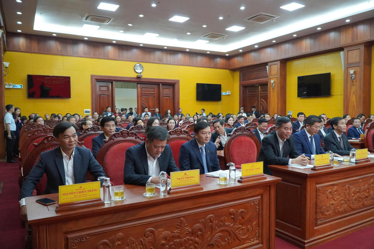 Quang cảnh hội nghị. Ảnh: X.T.