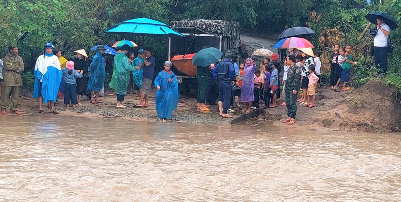 Khu vực suối Uar nơi phát hiện người dân bị cô lập do nước suối dâng cao. Ảnh: HB.