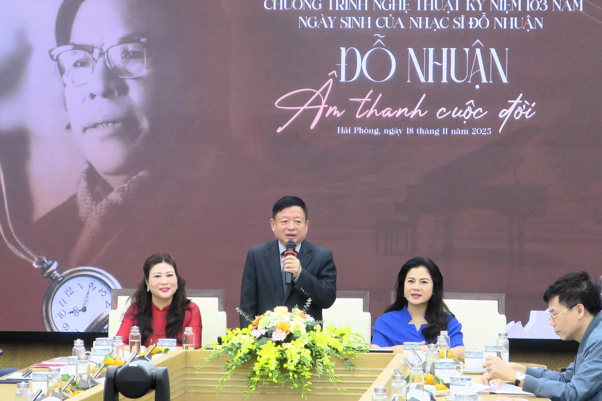 PGS.TS.Nhạc sĩ Đỗ Hồng Quân (con trai của Nhạc sĩ Đỗ Nhuận) - Chủ tịch Liên hiệp các Hội Văn học nghệ thuật Việt Nam phát biểu. Ảnh: PT.&nbsp;