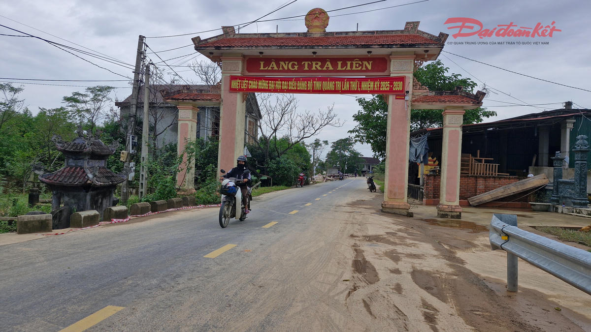 Ghi nhận vào trưa 18/11, tại khu vực đường vào thôn Trà Liên (xã Ái Tử, tỉnh Quảng Trị). Ảnh: Đ.V.