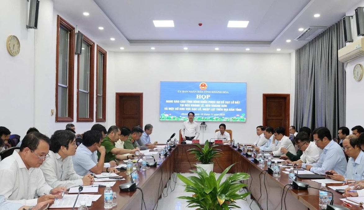 Quang cảnh cuộc họp. (ảnh X.H)