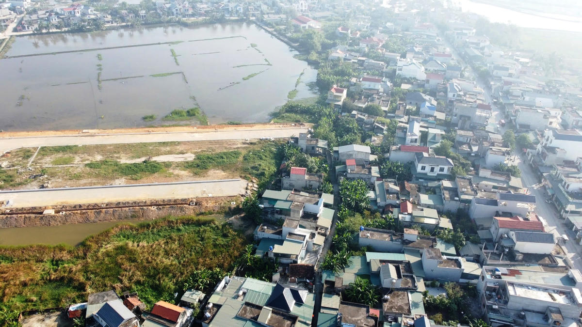 Sau gần 3 năm, đến nay dự án mới chỉ hoàn thành được 57% giá trị hợp đồng. Ảnh: Nguyễn Chung.