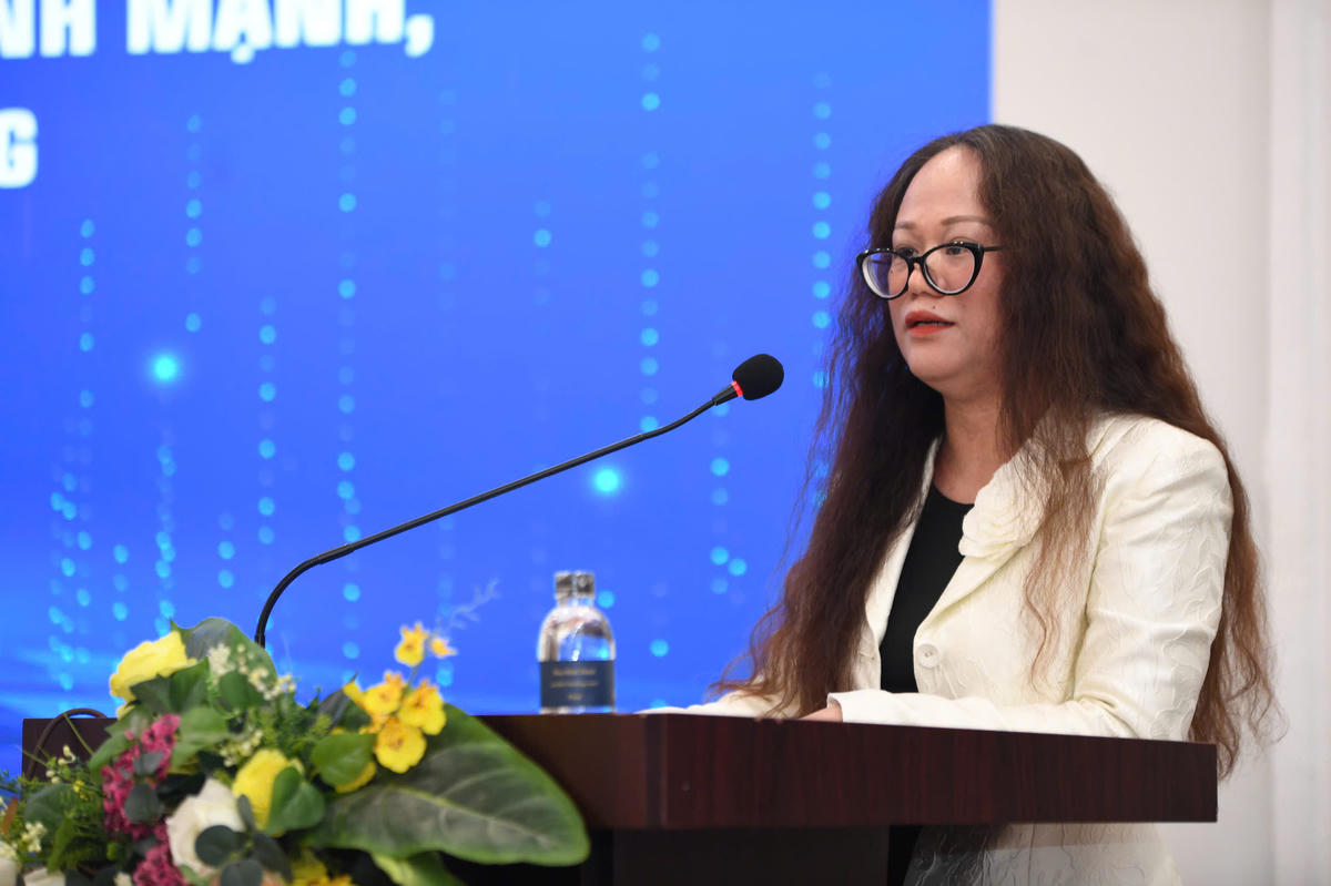 Bà Mai Hương Giang – Phó Cục trưởng Cục Báo chí phát biểu. Ảnh: P. Sỹ.