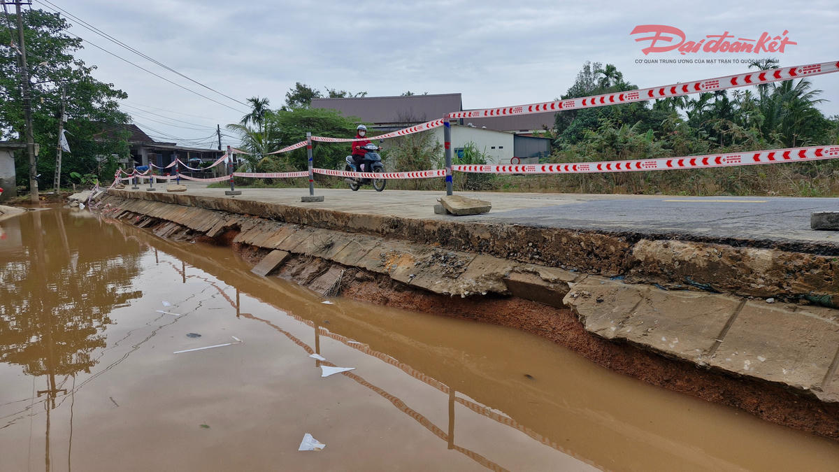 Ông Trần Thiện Nhân, Chủ tịch UBND xã Ái Tử xác nhận, trước đó khu vực này đã bị sạt lở. Đ.V.