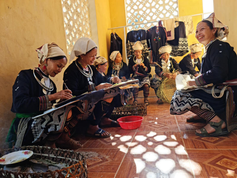 Đổi thay trong đời sống của đồng bào DTTS trên địa bàn tỉnh Lâm Đồng. Ảnh: Minh Thắng