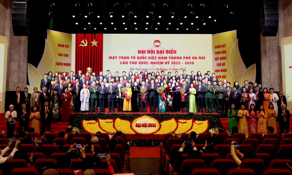 126 vị Ủy viên Ủy ban MTTQ Việt Nam thành phố Hà Nội khóa XVIII ra mắt tại Đại hội.