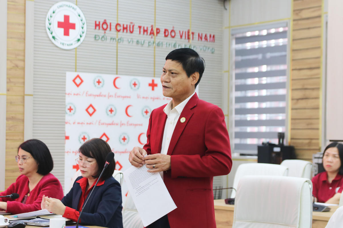 Các đại biểu trao đổi, thông tin về&nbsp;Đại hội thi đua yêu nước toàn quốc lần thứ VI, giai đoạn 2025-2030 tại buổi gặp mặt. Ảnh: Tiến Đạt.