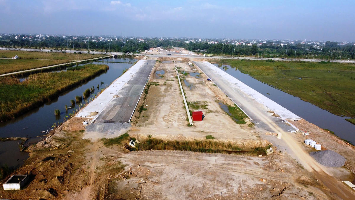 Không thể hoàn thành đúng kế hoạch, Ban QLDA đầu tư xây dựng khu vực Sầm Sơn đã có tờ trình gửi Sở Tài chính xin điều chỉnh thời gian thực hiện và dự kiến sẽ hoàn thành 100% dự án trong quý I/2026. Ảnh: Nguyễn Chung.