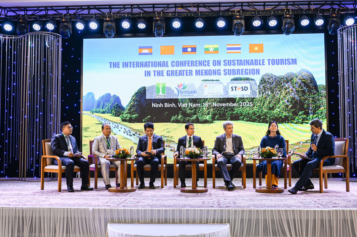 Các đại biểu thảo thuận tại hội nghị. Ảnh: Đình Minh