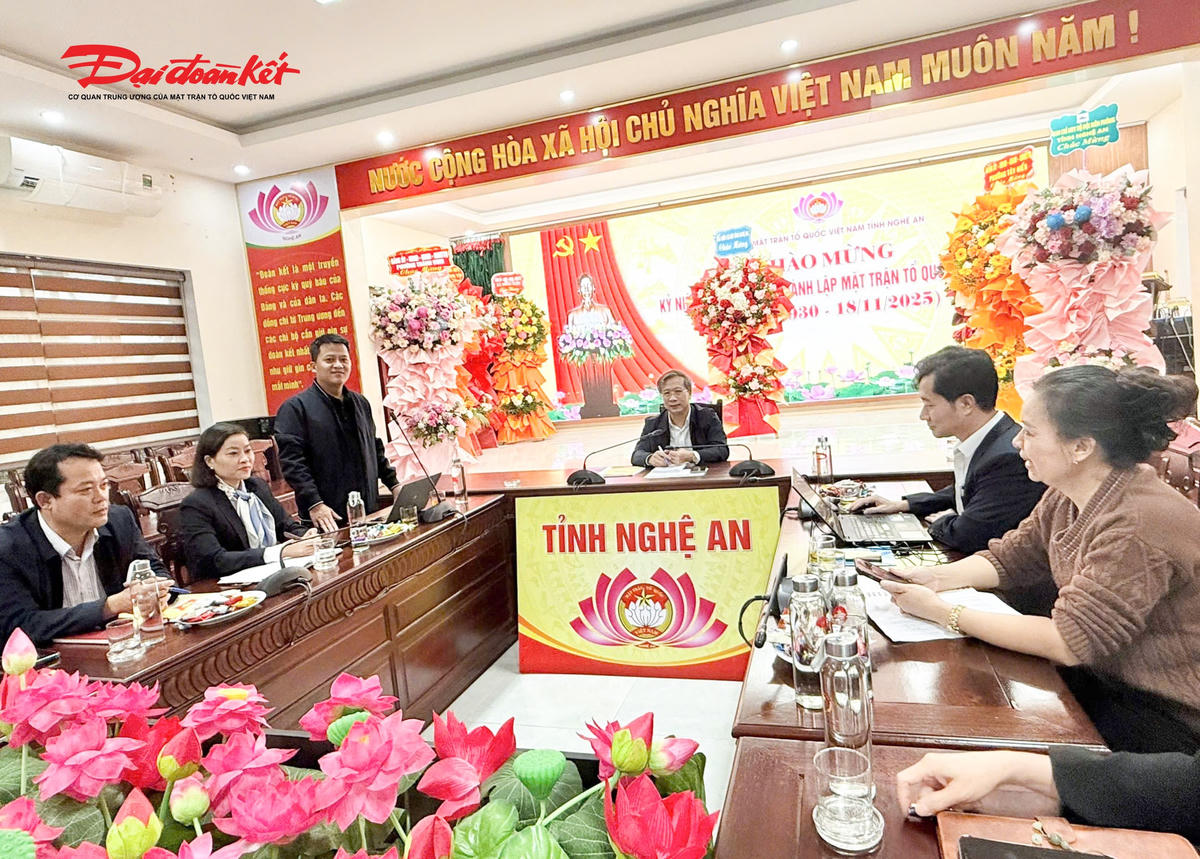 Báo Đại đoàn kết phối hợp với MTTQ tỉnh Nghệ An tổ chức triển khai các hoạt động truyền thông tại địa phương về Giải thưởng "Vinh danh Người truyền lửa". Ảnh: MT.