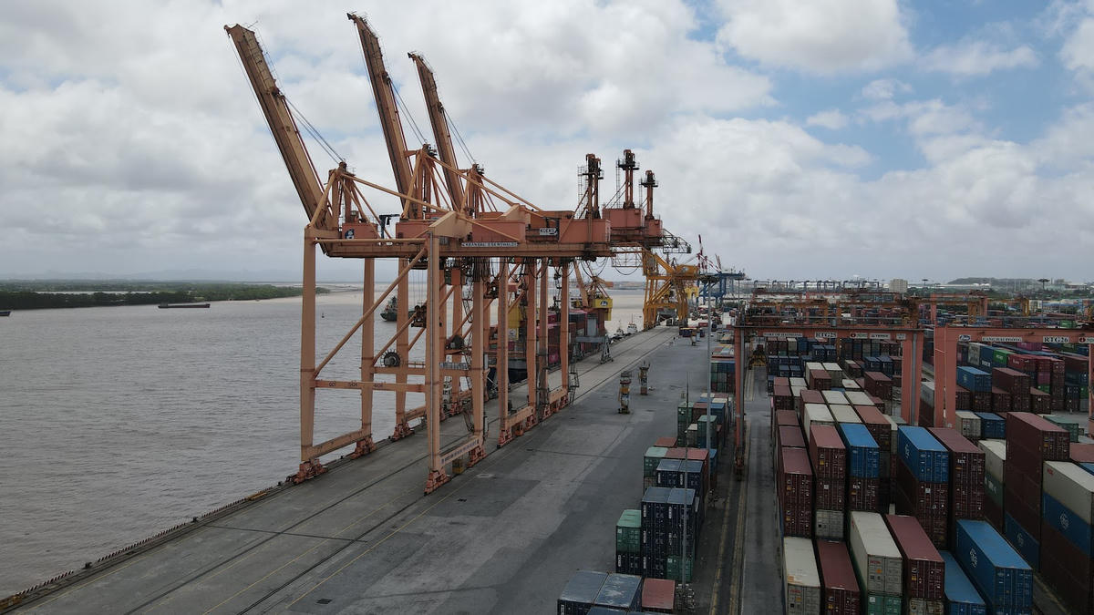 Logistics hóa giải sức ép “kép”