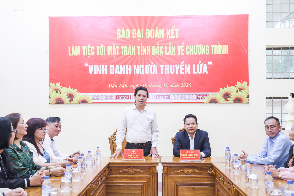 Ông Phạm Văn Bảy, Tỉnh ủy viên, Phó Chủ tịch Ủy ban MTTQ Việt Nam tỉnh Đắk Lắk phát biểu tại buổi làm việc. Ảnh: Quang Vinh.. 