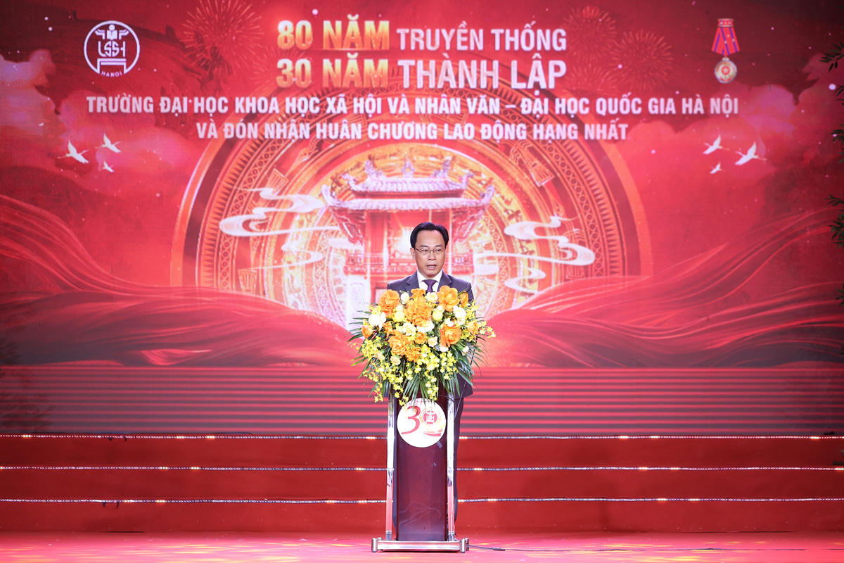 PGS.TS Hoàng Minh Sơn phát biểu.