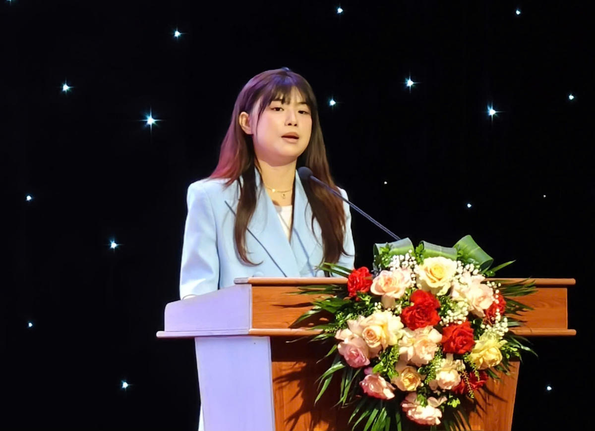 Đại diện Sở Du lịch TP Hồ Chí Minh trình bày tham luận tại hội nghị. Ảnh: Đình Minh&nbsp;