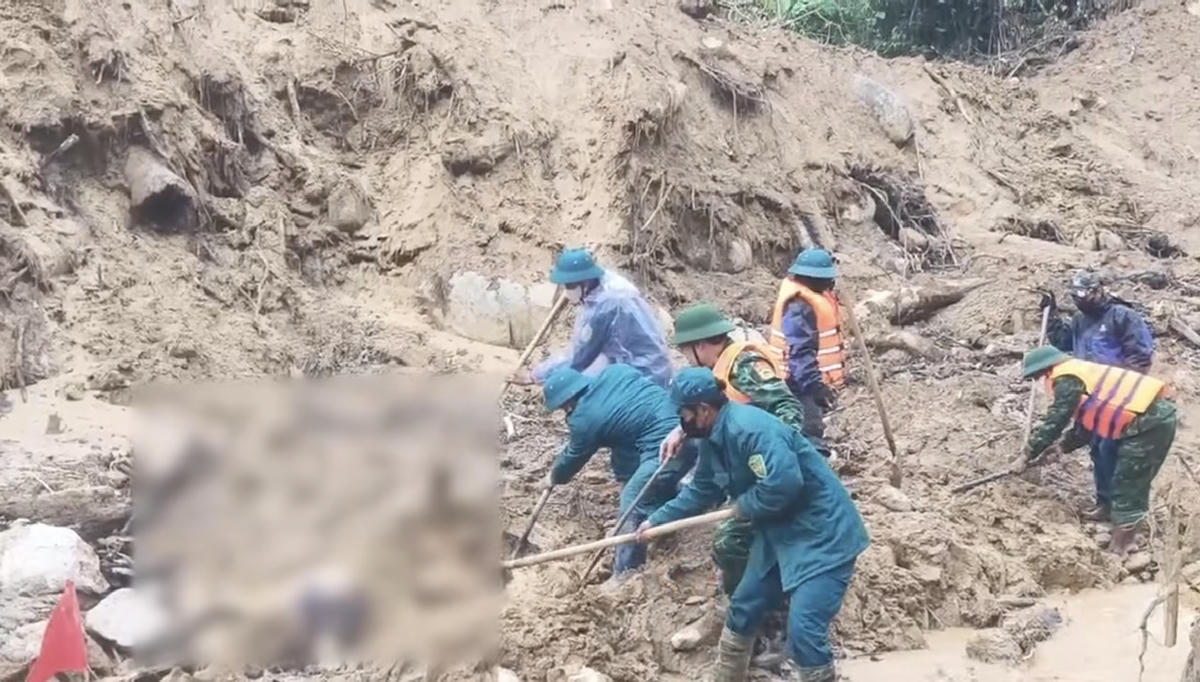 Nơi phát hiện thi thể nạn nhân trong vụ sạt lở núi ở xã Hùng Sơn. Ảnh: CV.