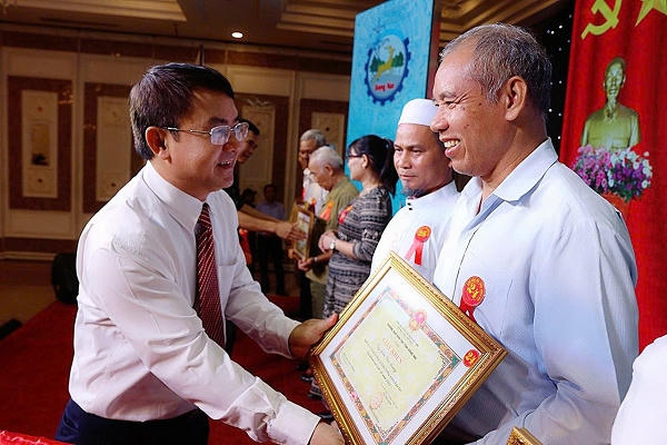 Tỉnh Đồng Nai luôn quan tâm, tạo điều kiện phát huy vai trò Người có uy tín trong vùng đồng bào dân tộc thiểu số. Ảnh: Thanh Phong