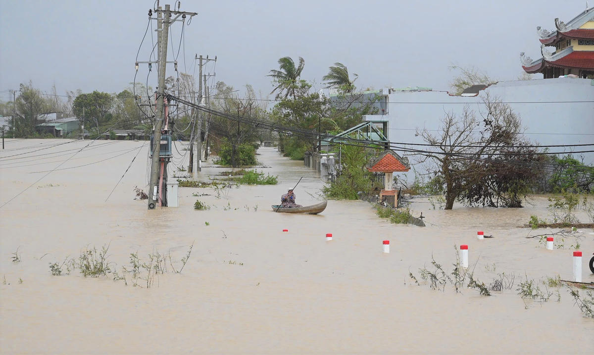 Nhiều khu vực phường Quy Nhơn và Quy Nhơn Bắc, tỉnh Gia Lai ngập sâu. Ảnh: Đình Sang.