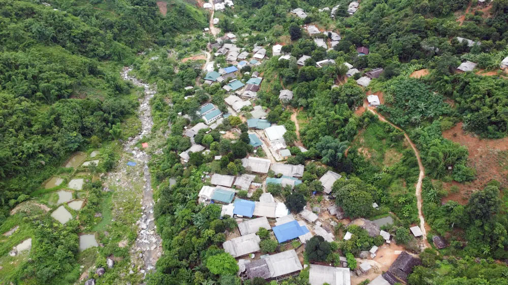 Một góc xã biên giới Pù Nhi, giáp biên giới nước bạn Lào. Ảnh: Đặng Trung.