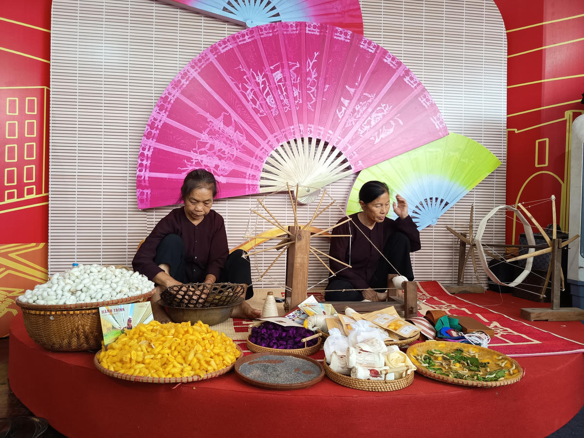 Hành trình trở về ký ức mùa vàng của Thủ đô