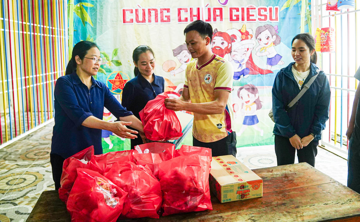 Các nhà hảo tâm, quý ân nhân xa gần đã tiếp thêm nguồn lực hỗ trợ các đối tượng đang được chăm sóc ở Trung tâm từ thiện Thiên Ân.