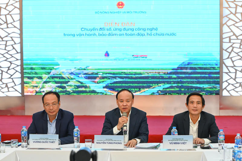 Các đại biểu tham dự Diễn đàn. Ảnh: Tùng Đinh