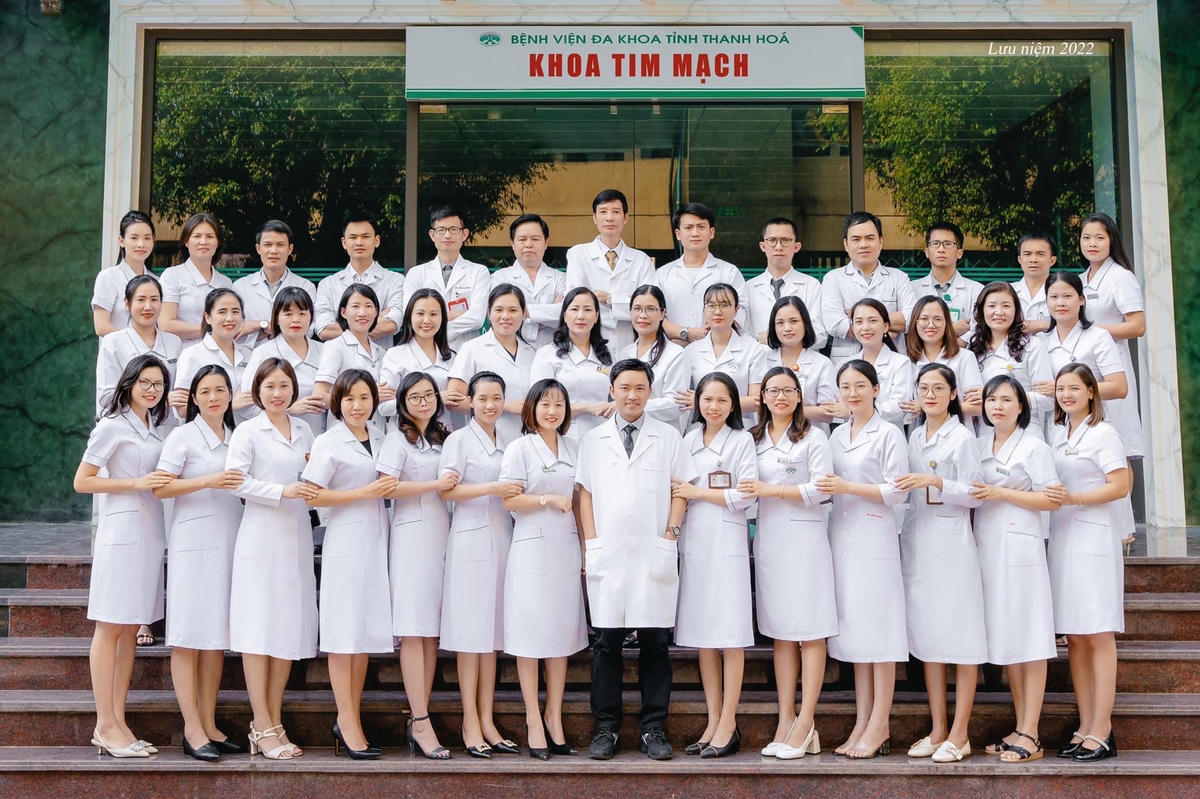 Dưới sự dẫn dắt của bác sĩ Thế Anh, khoa Tim mạch BVĐK tỉnh Thanh Hoá đang tiếp tục hồi sinh những nhịp đập yêu thương. Ảnh: BVĐK Thanh Hoá