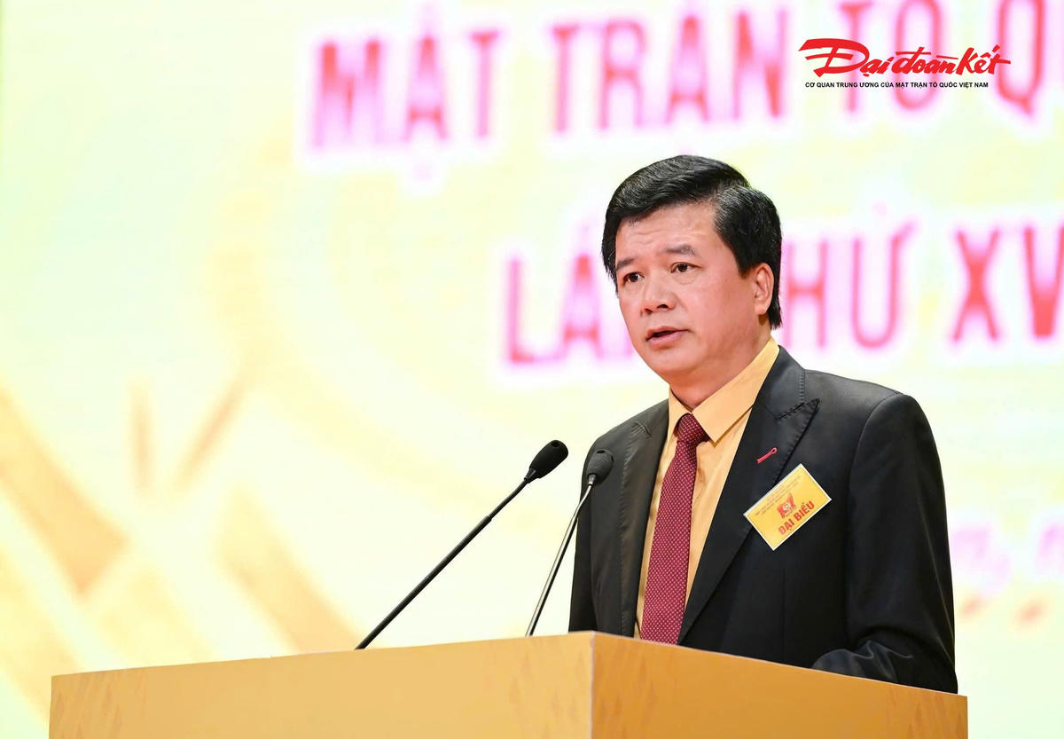 Ông Nguyễn Đình Hùng - Uỷ viên BTV Tỉnh uỷ, Phó Chủ tịch Uỷ ban MTTQ tỉnh Nghệ An phát biểu khai mạc Đại hội. Ảnh: ĐB