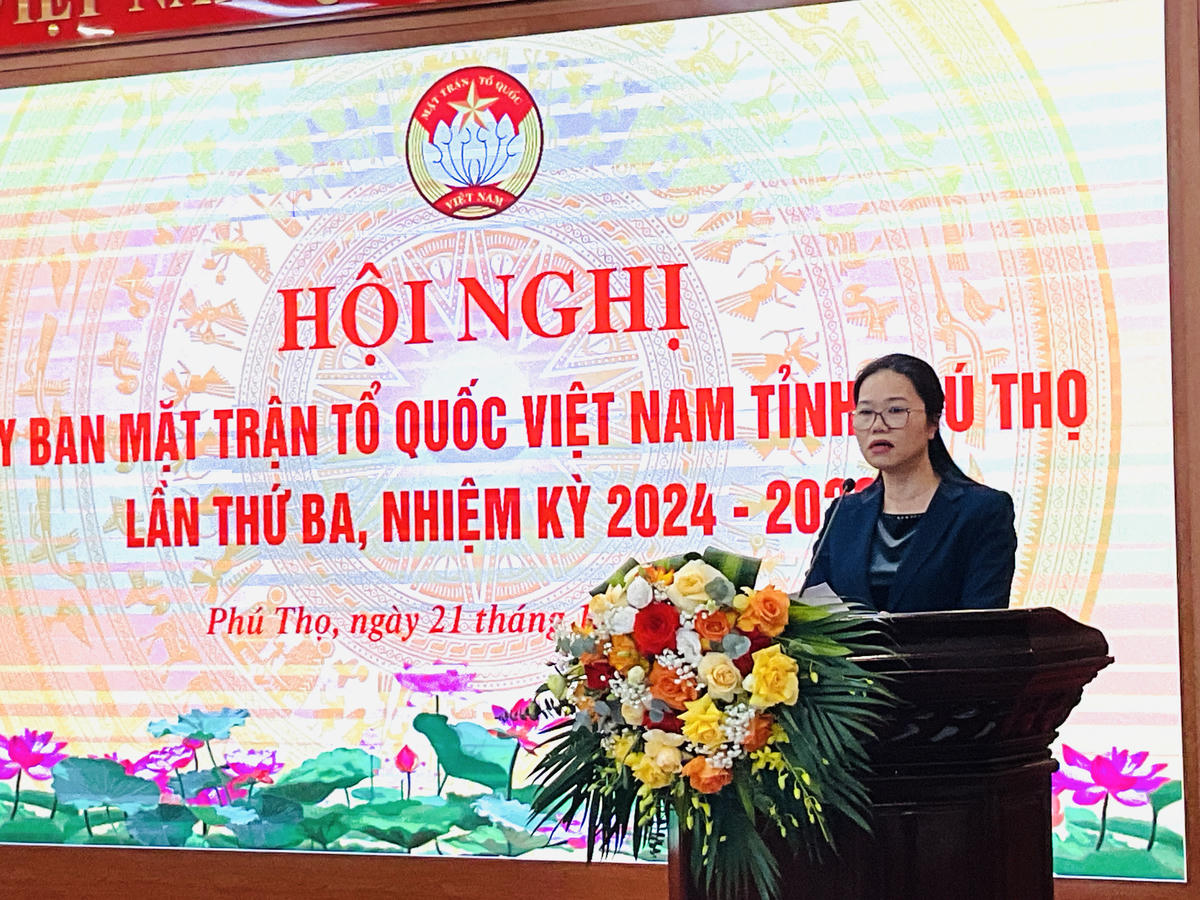 Tân Chủ tịch Uỷ ban MTTQ tỉnh Phú Thọ phát biểu cảm ơn và nhận nhiệm vụ mới.