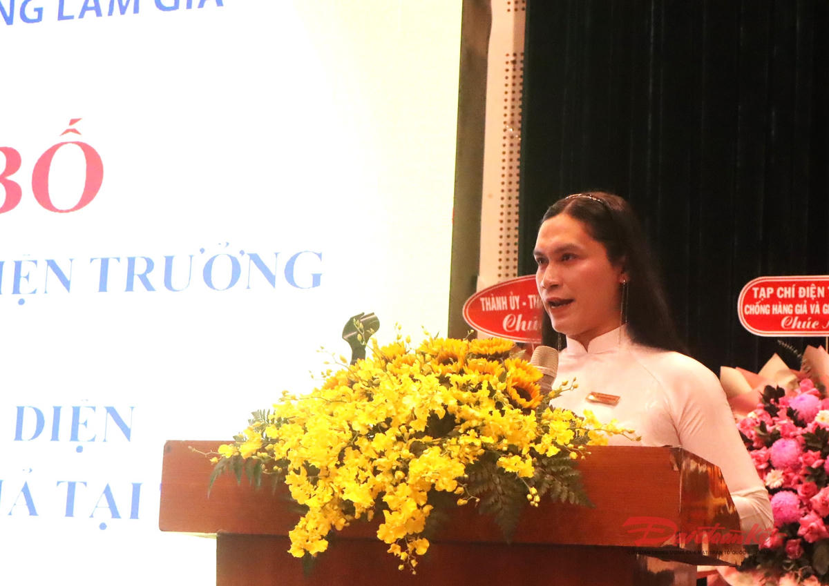 ThS Nguyễn Hoàng Tiến – Phó Viện trưởng Viện Công nghệ Chống làm giả, Trưởng Văn phòng Đại diện tại TP Hồ Chí Minh phát biểu tại sự kiện. Ảnh: Hồng Phúc.