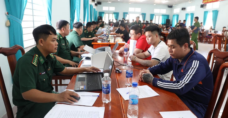 Việt Nam tiếp nhận thêm 110 người nghi lừa đảo trên mạng từ Campuchia 