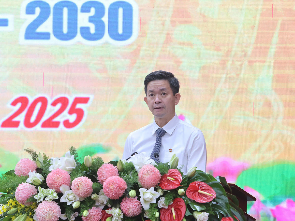 Ủy viên Trung ương Đảng, Bí thư Thành ủy Cần Thơ Lê Quang Tùng phát biểu tại Đại hội. Ảnh Trung Kiên.&nbsp;