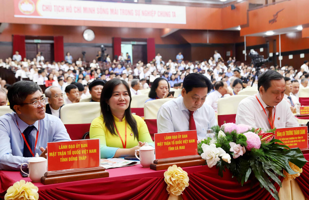 Đại biểu là lãnh đạo MTTQ các địa phương trong khu vực dự Đại hội.&nbsp;Ảnh Trung Kiên 