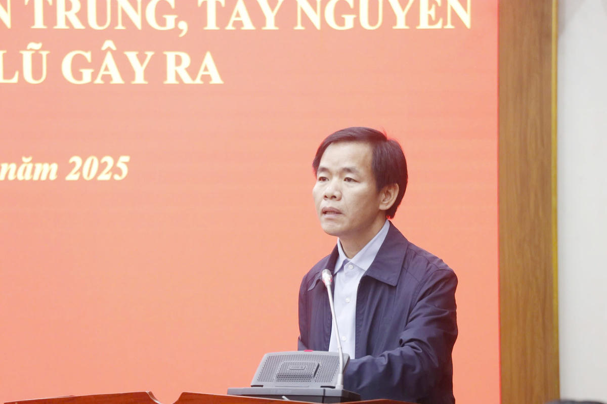 Bí thư Tỉnh ủy Nguyễn Văn Phương kêu gọi toàn thể cán bộ, nhân dân ủng hộ đồng bào các tỉnh miền Trung, Tây Nguyên bị thiệt hại do mưa lũ.  Ảnh: Q.T.